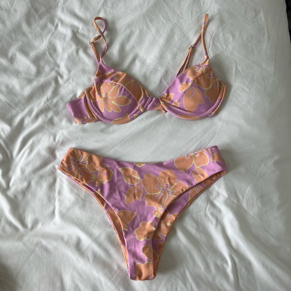 Aurelle swim